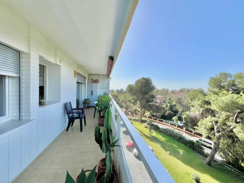 Apartment - Middle Floor Apartment в продаже в Marbella, Málaga. В доме 2 спален и 1 ванных комнат. Площадь дома 84 м²