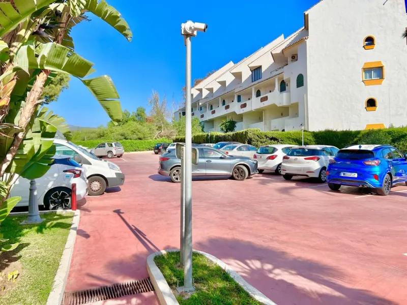 Apartment - Middle Floor Apartment в продаже в Marbella, Málaga. В доме 2 спален и 1 ванных комнат. Площадь дома 84 м²