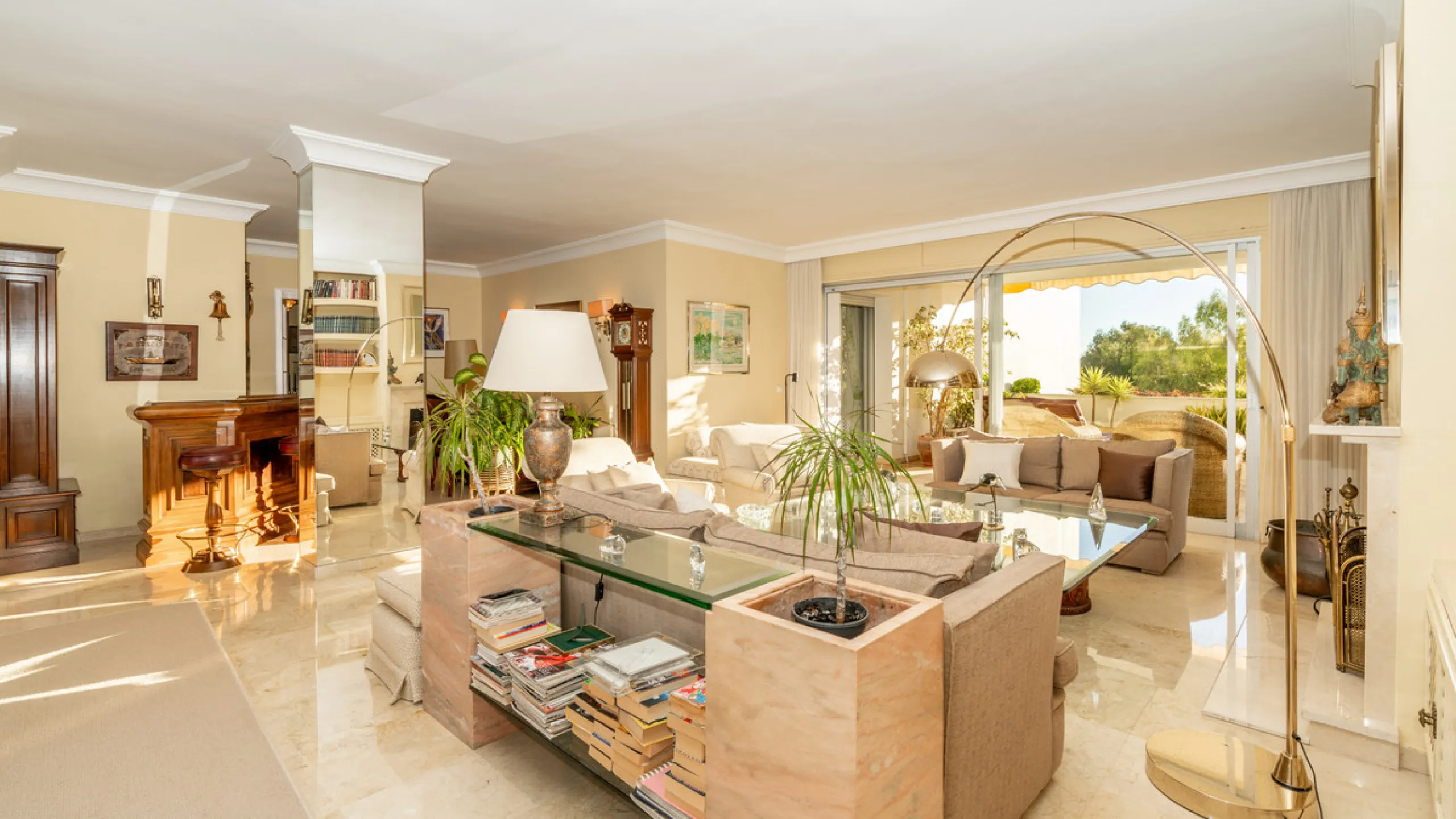 Apartment - Ground Floor Apartment в продаже в Marbella, Málaga. В доме 3 спален и 3 ванных комнат. Площадь дома 196 м²