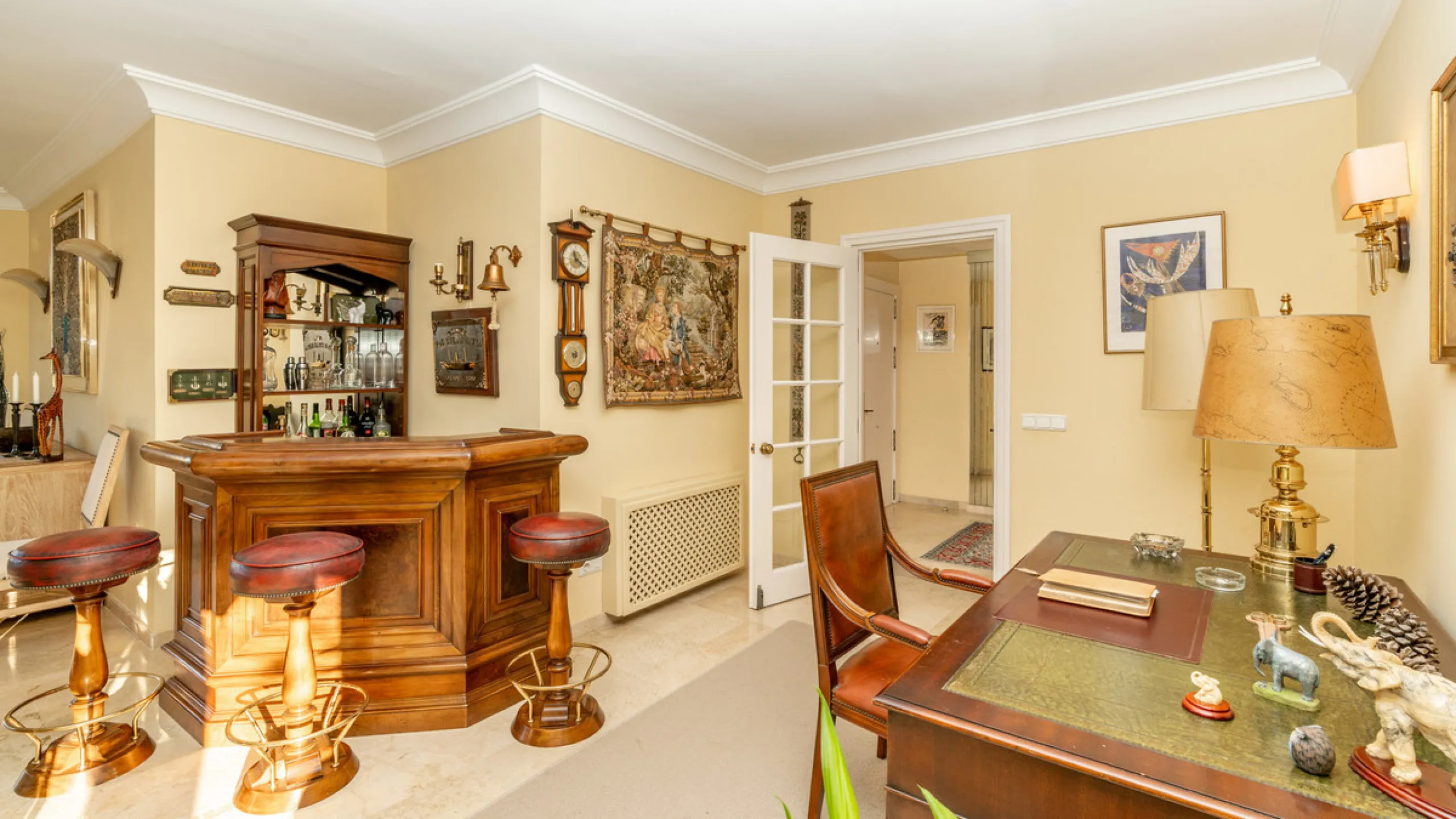 Apartment - Ground Floor Apartment в продаже в Marbella, Málaga. В доме 3 спален и 3 ванных комнат. Площадь дома 196 м²