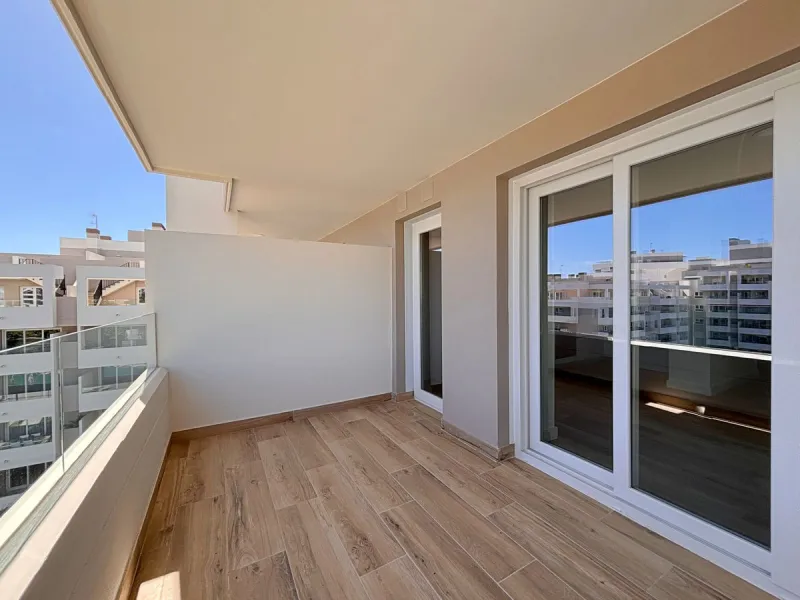 Experience contemporary living in this elegant new-build 3-bedroom, 2-bathroom apartment located in the prestigious area of Nueva Andalucía, Marbella. Known as the renowned Golf Valley, Nueva Andalucía offers the perfect mix of tranquility, exclusivity, a
