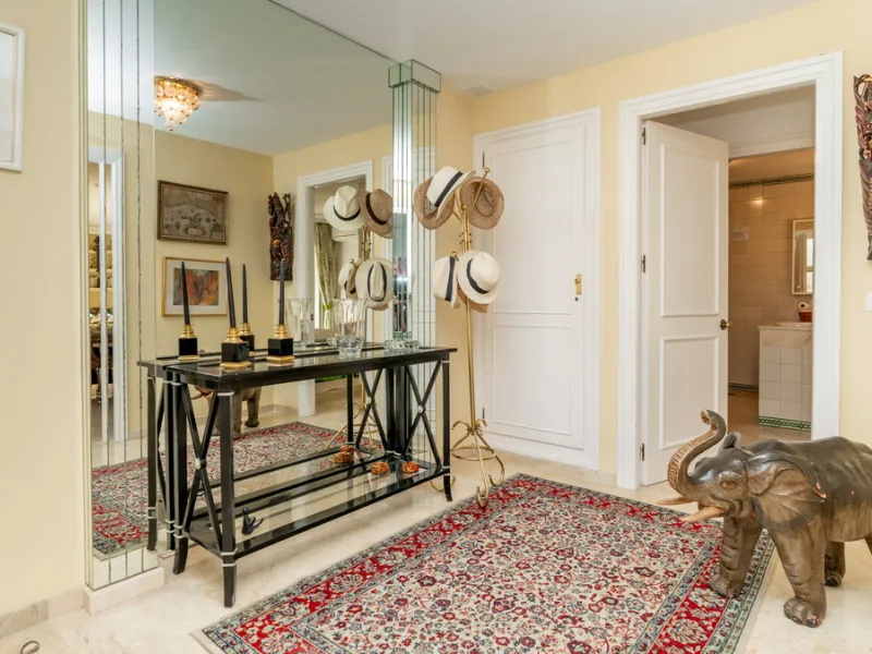 Apartment - Ground Floor Apartment в продаже в Marbella, Málaga. В доме 3 спален и 3 ванных комнат. Площадь дома 196 м²