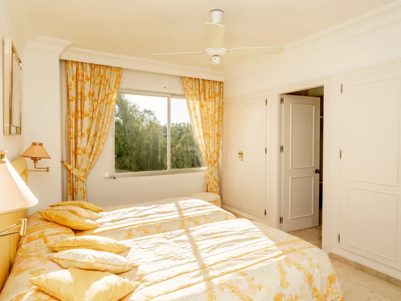 Apartment - Ground Floor Apartment в продаже в Marbella, Málaga. В доме 3 спален и 3 ванных комнат. Площадь дома 196 м²