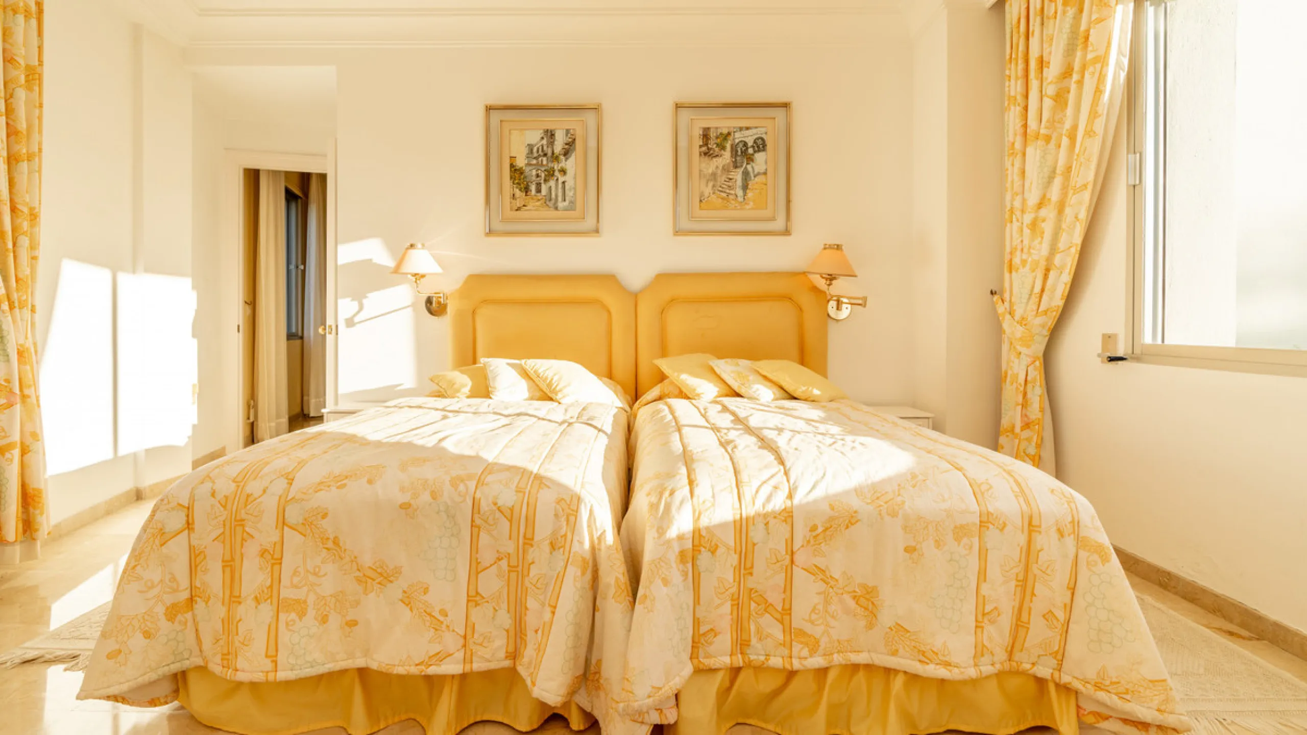Apartment - Ground Floor Apartment в продаже в Marbella, Málaga. В доме 3 спален и 3 ванных комнат. Площадь дома 196 м²
