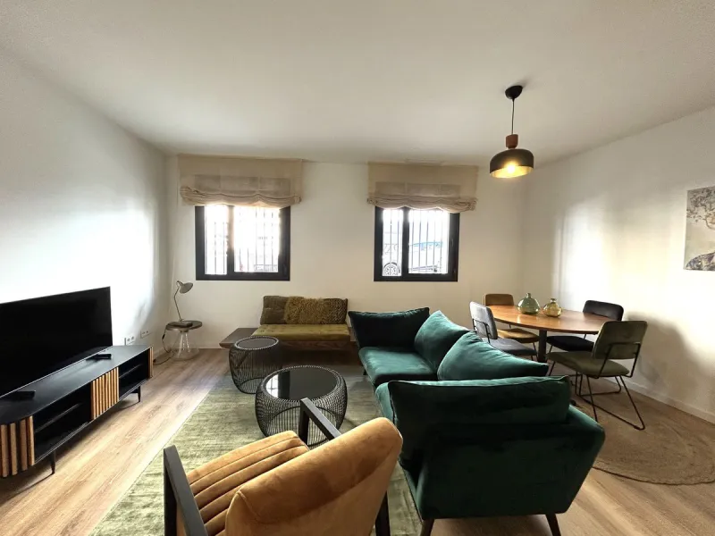 Apartment - Ground Floor Apartment в продаже в Málaga, Málaga. В доме 2 спален и 1 ванных комнат. Площадь дома 79 м²