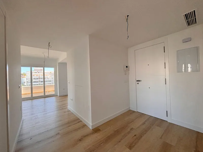 Experience contemporary living in this elegant new-build 3-bedroom, 2-bathroom apartment located in the prestigious area of Nueva Andalucía, Marbella. Known as the renowned Golf Valley, Nueva Andalucía offers the perfect mix of tranquility, exclusivity, a