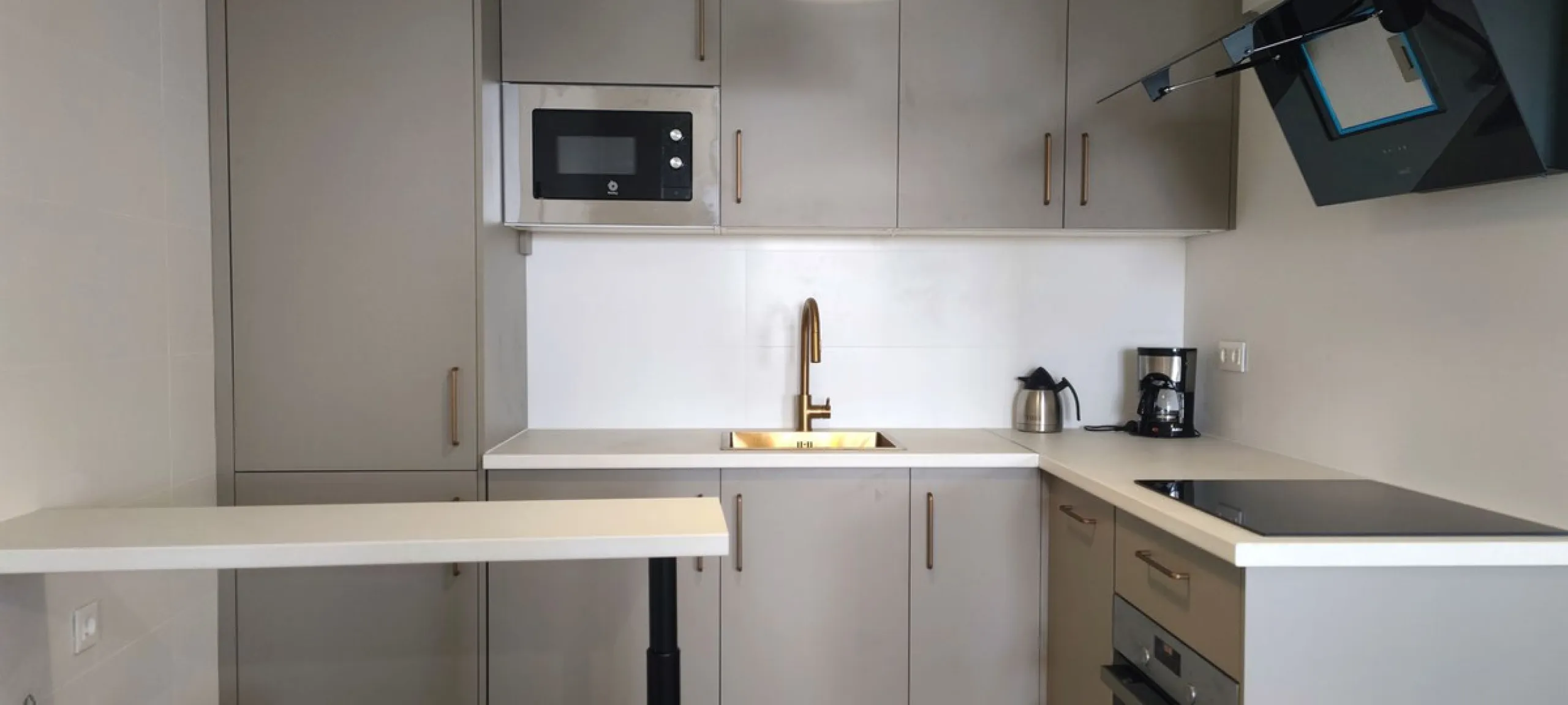 Apartment - Ground Floor Apartment в продаже в Málaga, Málaga. В доме 2 спален и 1 ванных комнат. Площадь дома 79 м²