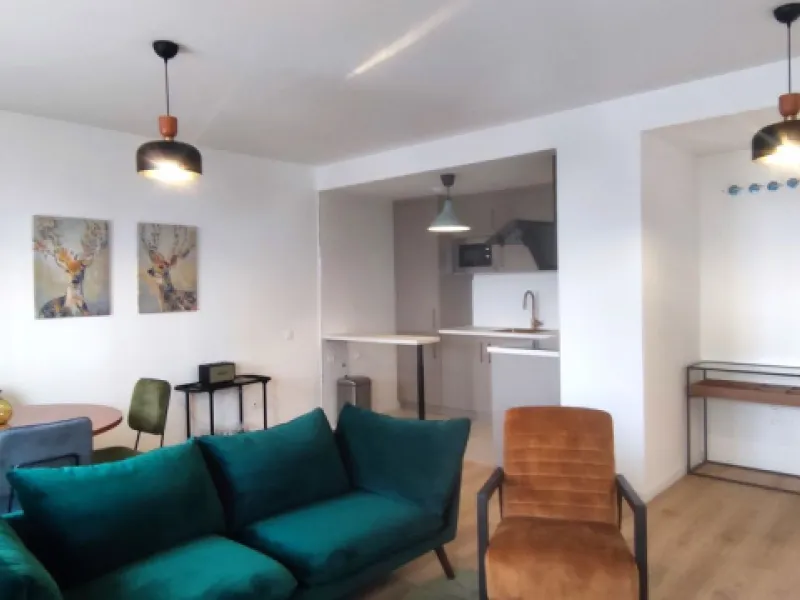 Apartment - Ground Floor Apartment в продаже в Málaga, Málaga. В доме 2 спален и 1 ванных комнат. Площадь дома 79 м²