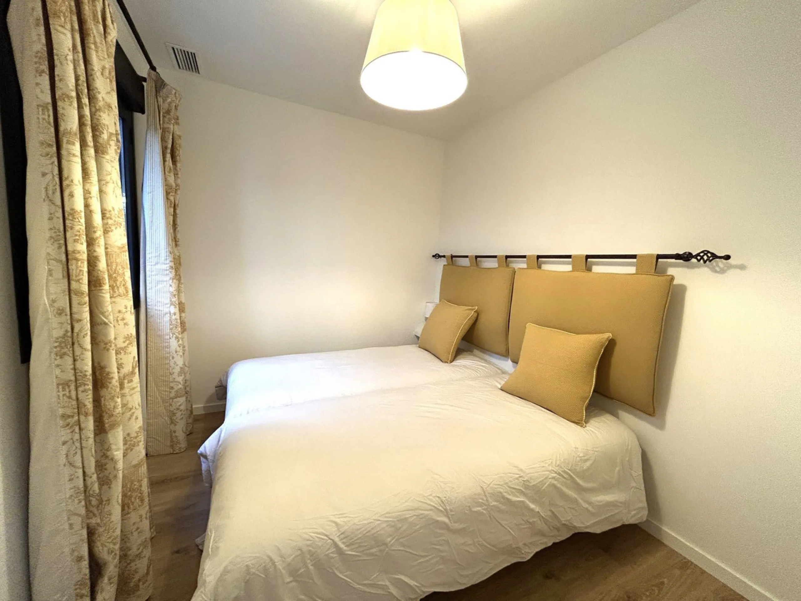 Apartment - Ground Floor Apartment в продаже в Málaga, Málaga. В доме 2 спален и 1 ванных комнат. Площадь дома 79 м²