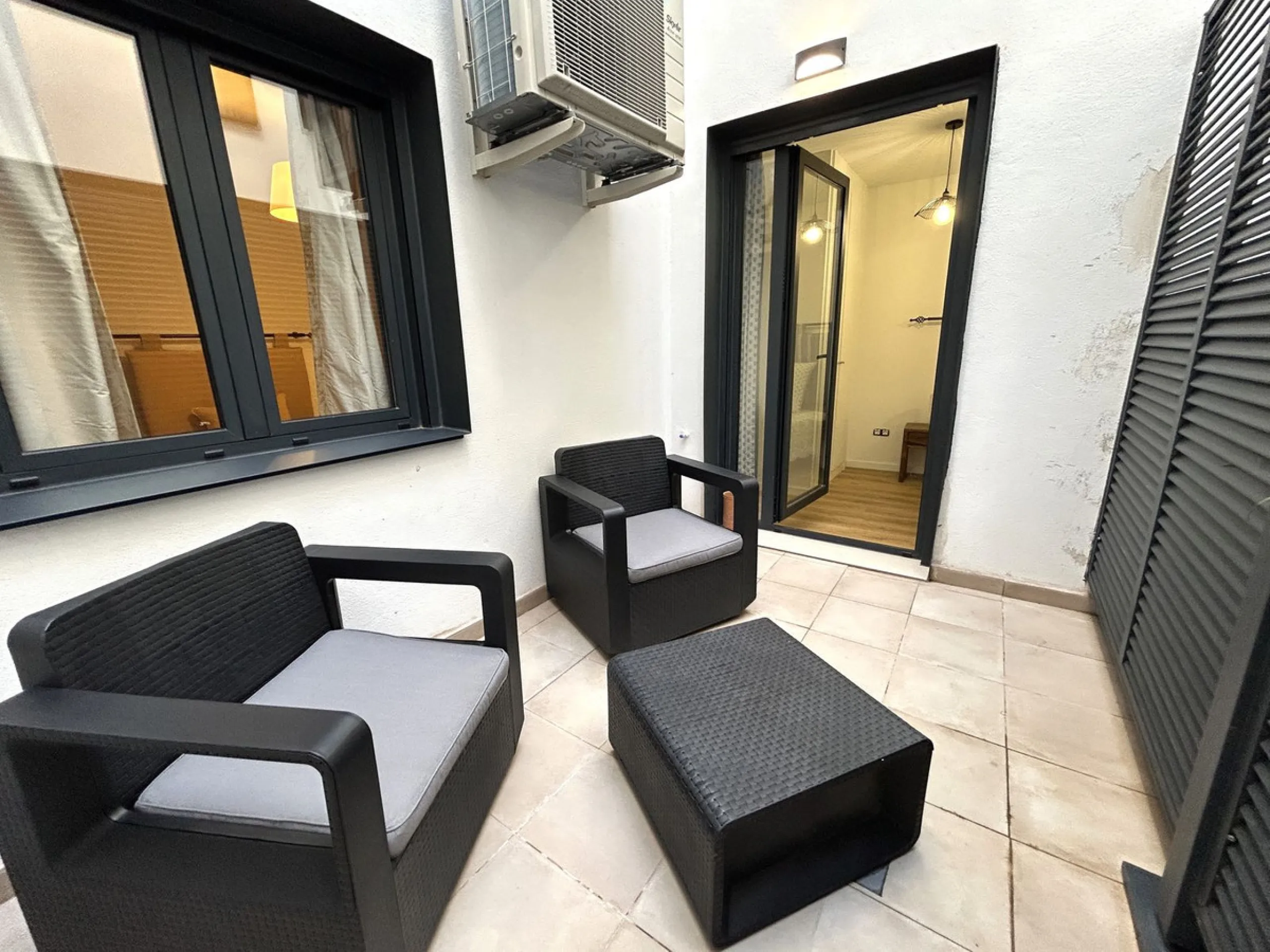 Apartment - Ground Floor Apartment в продаже в Málaga, Málaga. В доме 2 спален и 1 ванных комнат. Площадь дома 79 м²