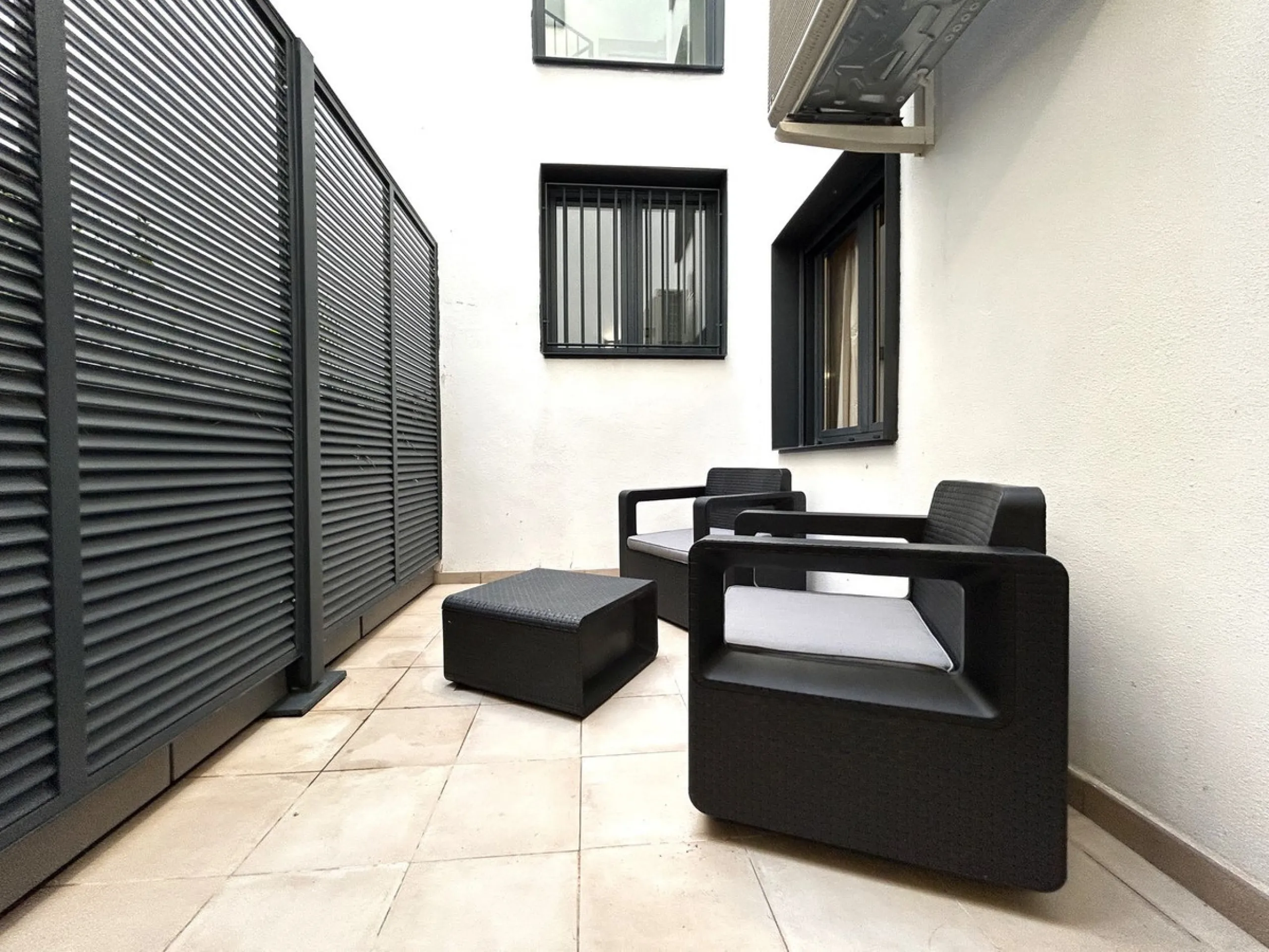 Apartment - Ground Floor Apartment в продаже в Málaga, Málaga. В доме 2 спален и 1 ванных комнат. Площадь дома 79 м²