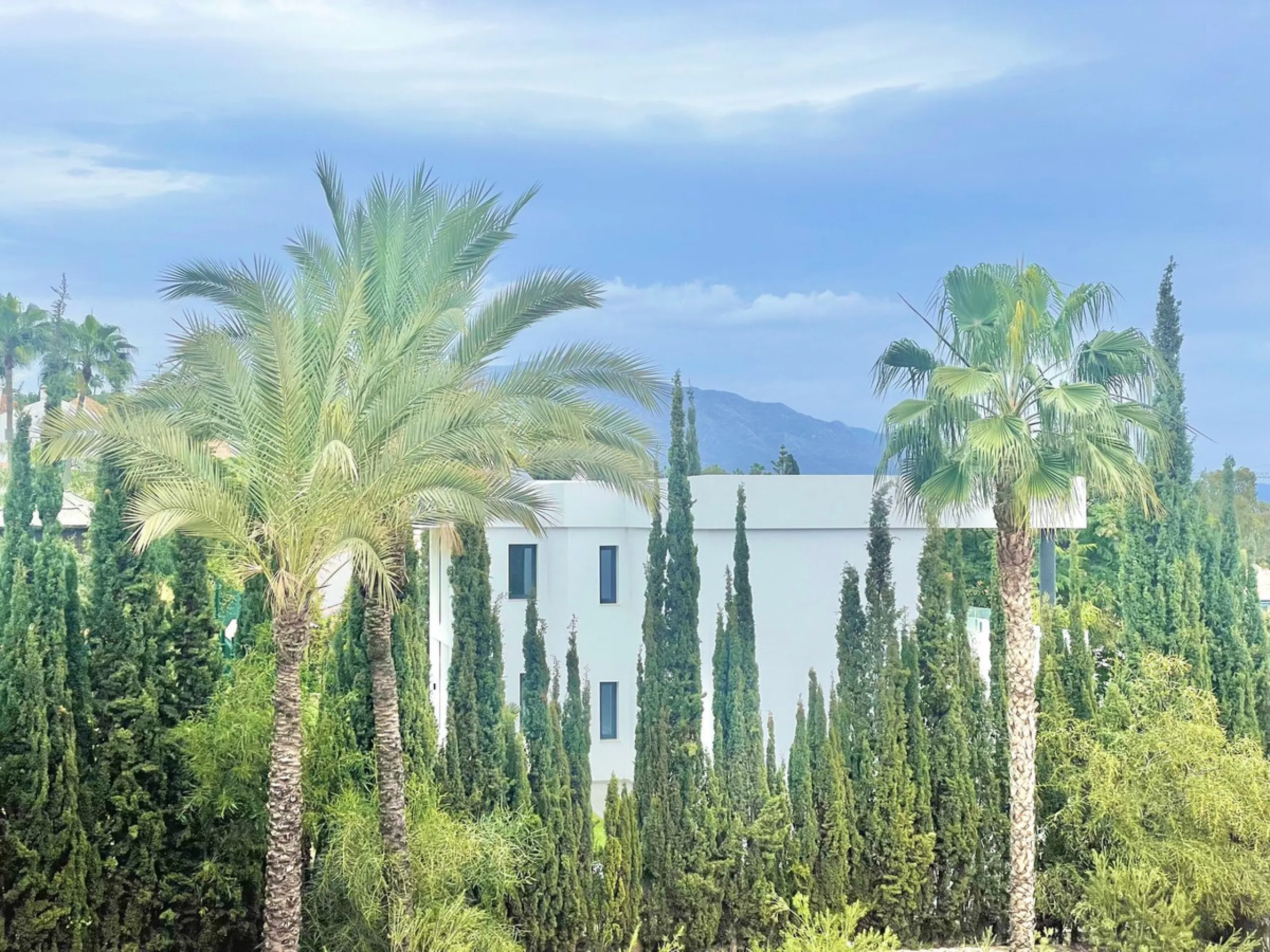A stunning 2-bedroom, 2-bathroom, first floor apartment in a wonderful resort, offering Sea, Golf, and Mountain Views.