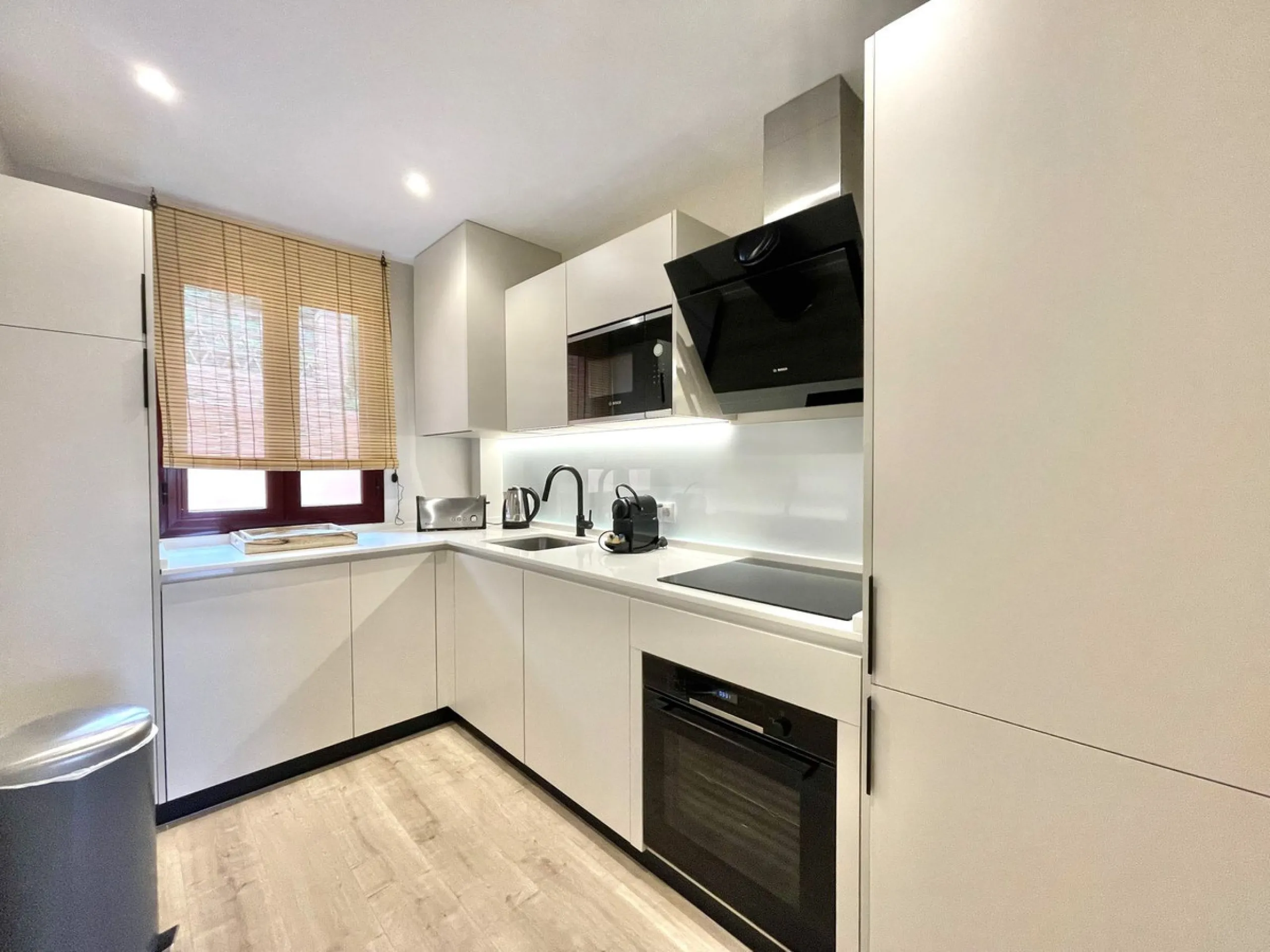 A stunning 2-bedroom, 2-bathroom, first floor apartment in a wonderful resort, offering Sea, Golf, and Mountain Views.