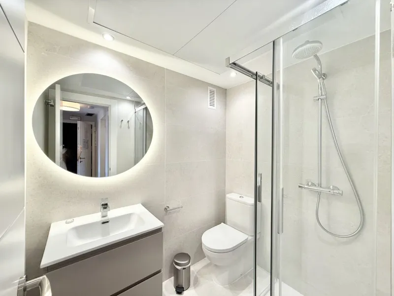 A stunning 2-bedroom, 2-bathroom, first floor apartment in a wonderful resort, offering Sea, Golf, and Mountain Views.