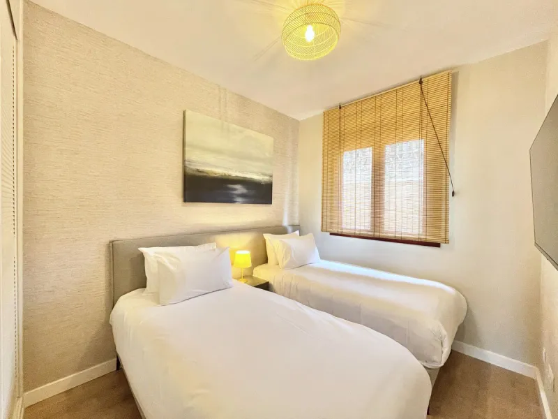 A stunning 2-bedroom, 2-bathroom, first floor apartment in a wonderful resort, offering Sea, Golf, and Mountain Views.