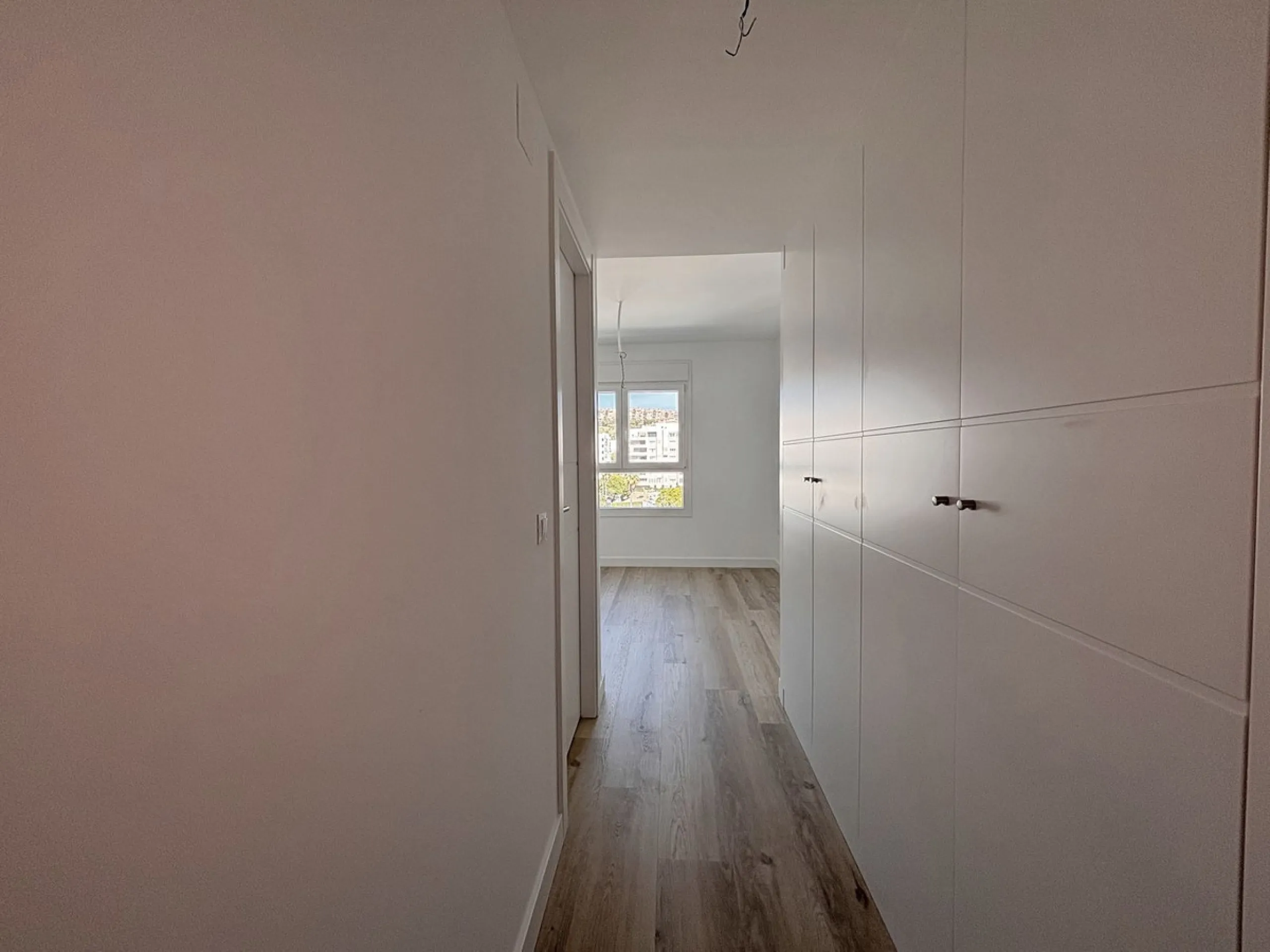 Experience contemporary living in this elegant new-build 3-bedroom, 2-bathroom apartment located in the prestigious area of Nueva Andalucía, Marbella. Known as the renowned Golf Valley, Nueva Andalucía offers the perfect mix of tranquility, exclusivity, a
