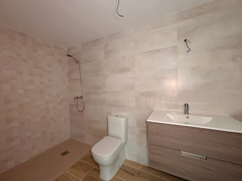 Experience contemporary living in this elegant new-build 3-bedroom, 2-bathroom apartment located in the prestigious area of Nueva Andalucía, Marbella. Known as the renowned Golf Valley, Nueva Andalucía offers the perfect mix of tranquility, exclusivity, a