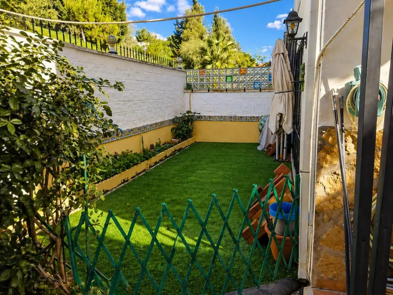 Stunning Corner Townhouse in Private Urbanization