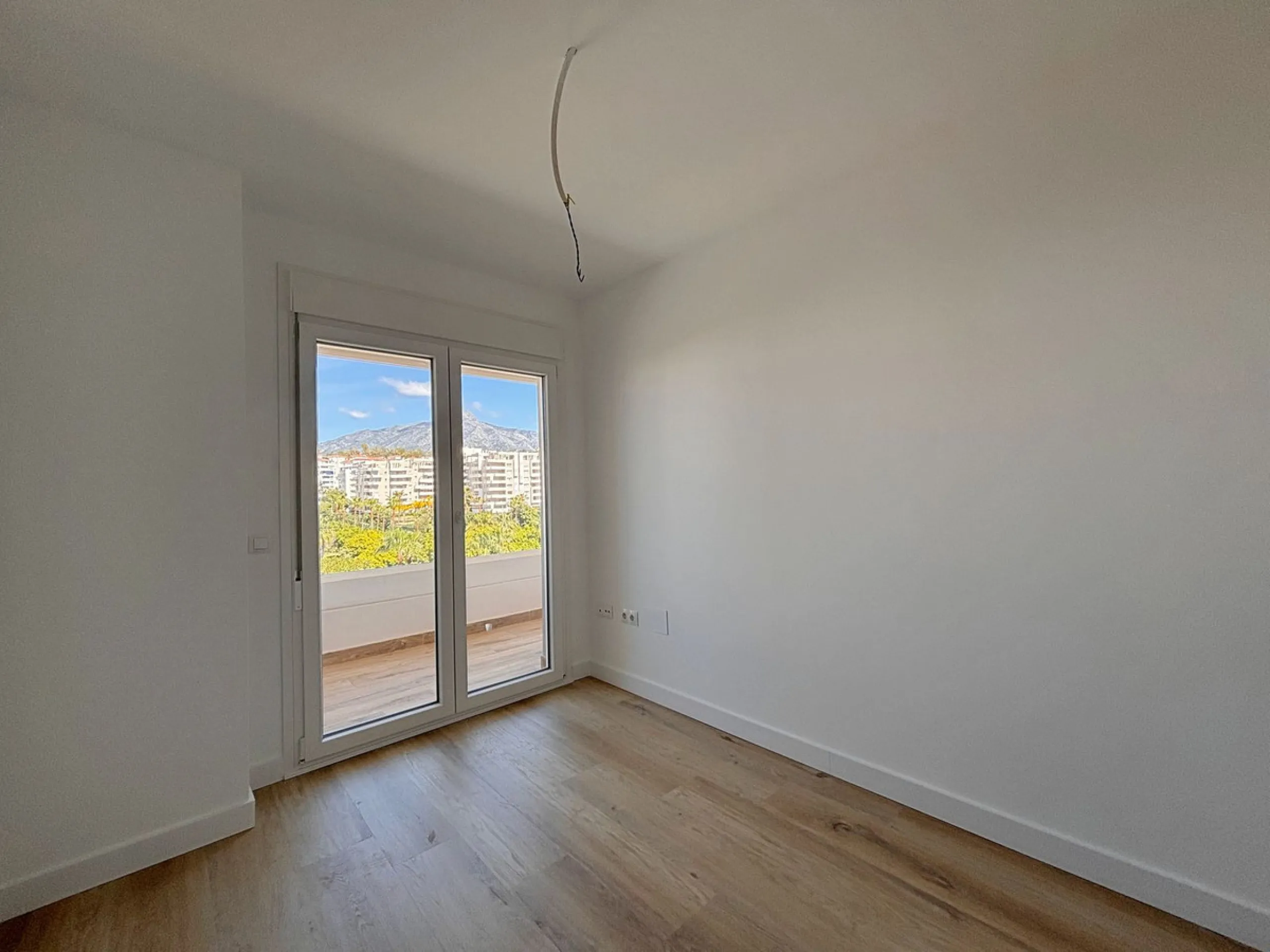 Experience contemporary living in this elegant new-build 3-bedroom, 2-bathroom apartment located in the prestigious area of Nueva Andalucía, Marbella. Known as the renowned Golf Valley, Nueva Andalucía offers the perfect mix of tranquility, exclusivity, a