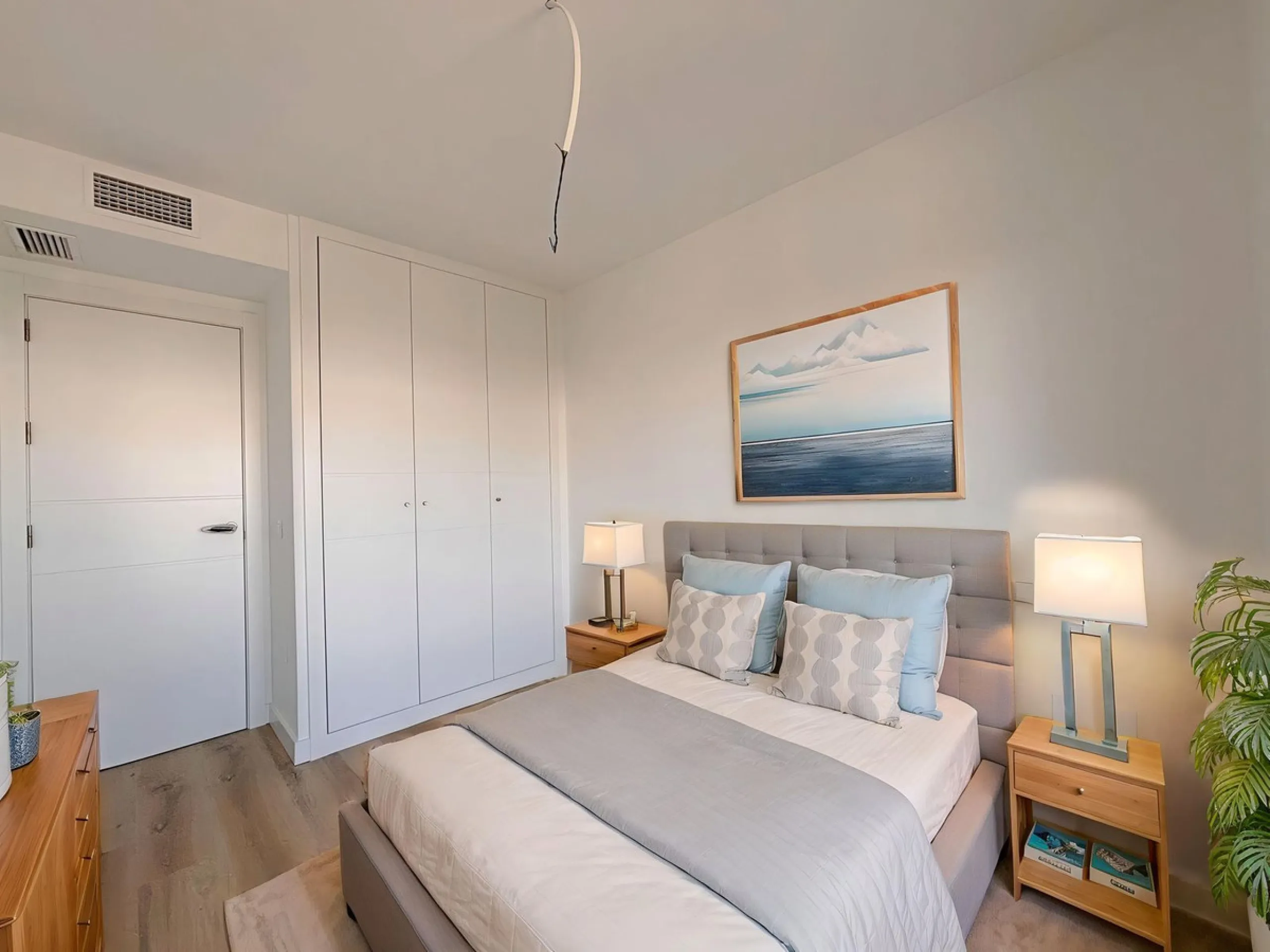 Experience contemporary living in this elegant new-build 3-bedroom, 2-bathroom apartment located in the prestigious area of Nueva Andalucía, Marbella. Known as the renowned Golf Valley, Nueva Andalucía offers the perfect mix of tranquility, exclusivity, a