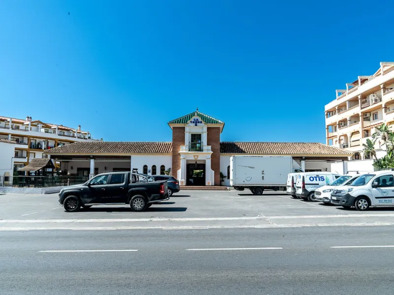 Corner property in Camino de Coín