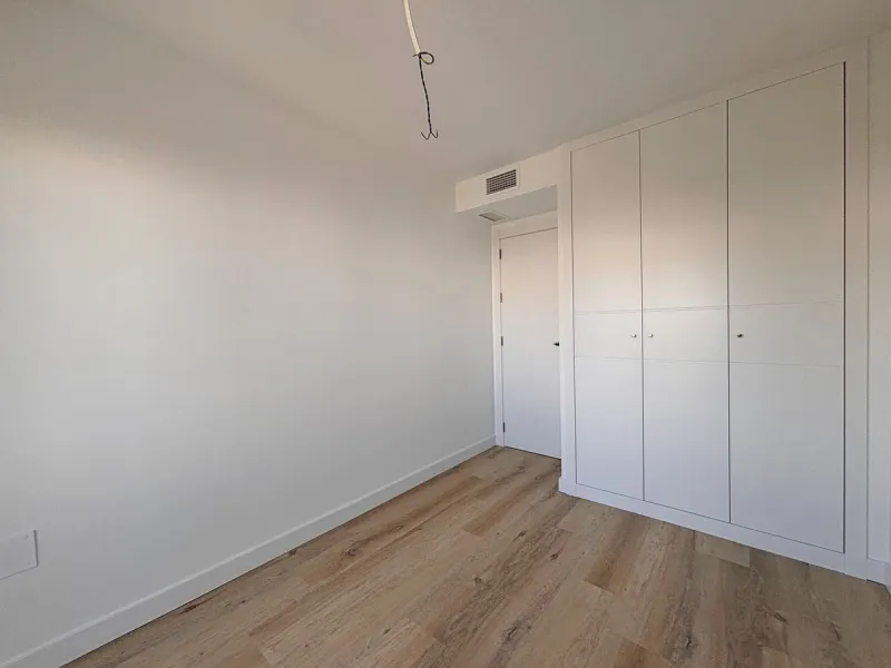 Experience contemporary living in this elegant new-build 3-bedroom, 2-bathroom apartment located in the prestigious area of Nueva Andalucía, Marbella. Known as the renowned Golf Valley, Nueva Andalucía offers the perfect mix of tranquility, exclusivity, a