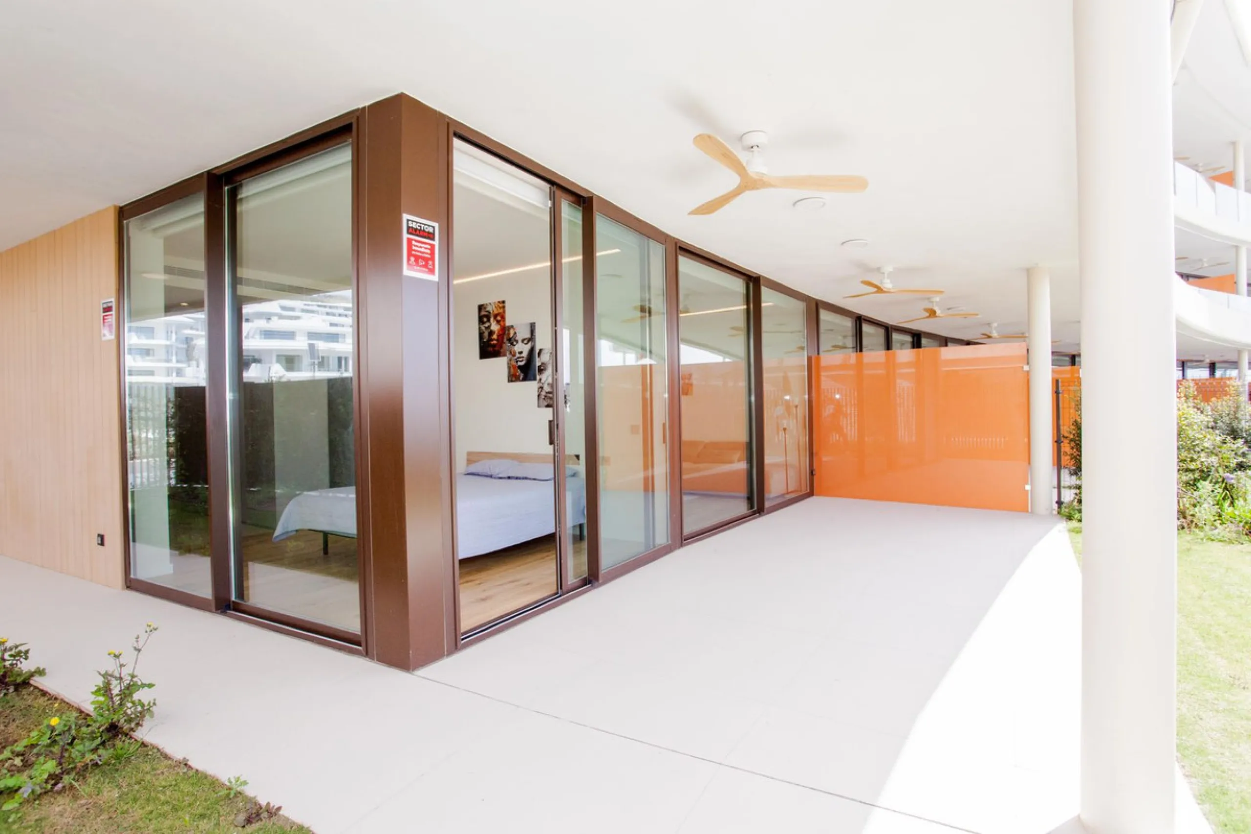 This stunning 2-bedroom ground floor apartment offers an exceptional living experience with 89 m² of constructed interior space, a 32 m² terrace, and a 73 m² private garden. Built with meticulous attention to detail, the apartment blends modern design wit
