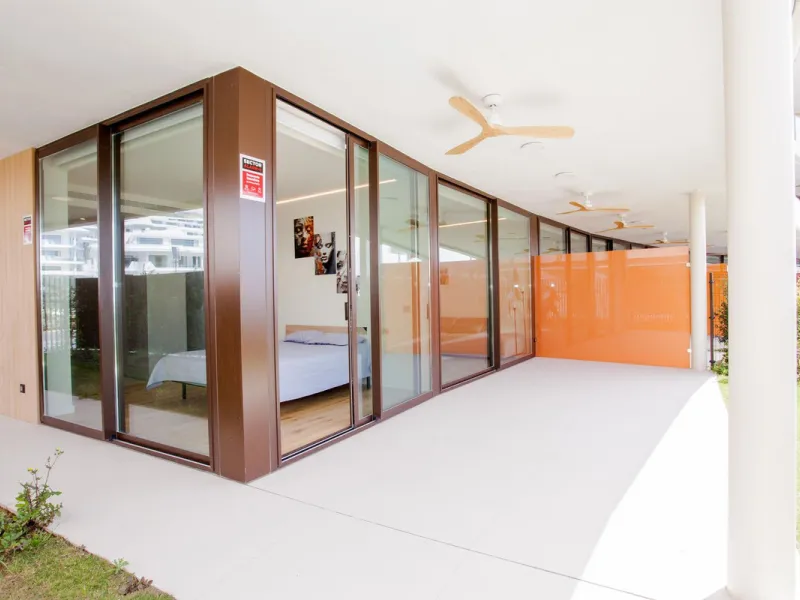 This stunning 2-bedroom ground floor apartment offers an exceptional living experience with 89 m² of constructed interior space, a 32 m² terrace, and a 73 m² private garden. Built with meticulous attention to detail, the apartment blends modern design wit