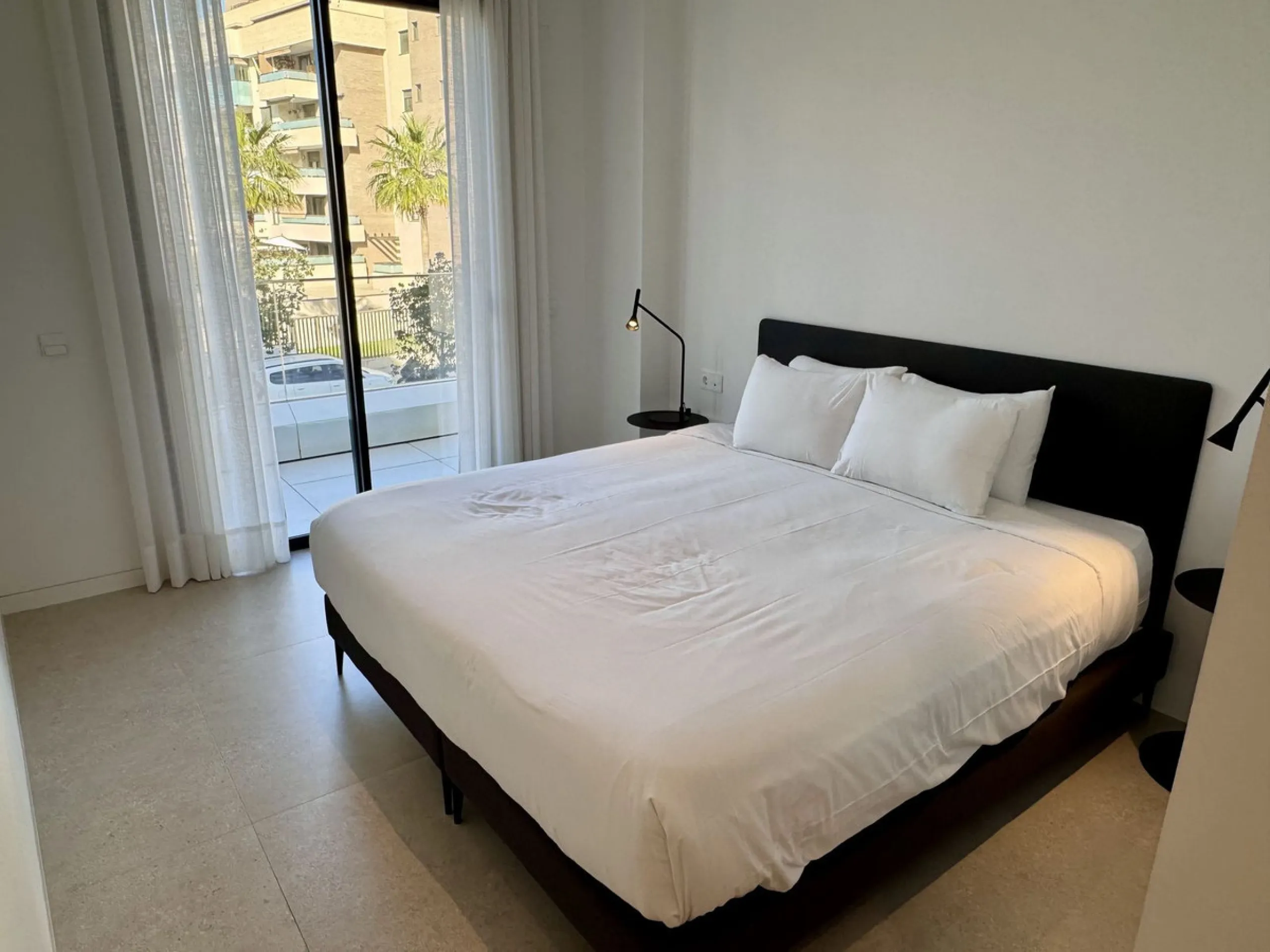 This luxurious beachfront apartment combines modern design with high-end amenities, making it an exceptional choice for coastal living. With its southeast orientation, the property enjoys abundant natural light and offers stunning, unobstructed views of t