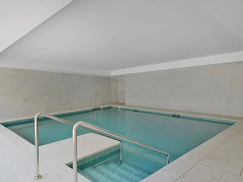 This luxurious beachfront apartment combines modern design with high-end amenities, making it an exceptional choice for coastal living. With its southeast orientation, the property enjoys abundant natural light and offers stunning, unobstructed views of t