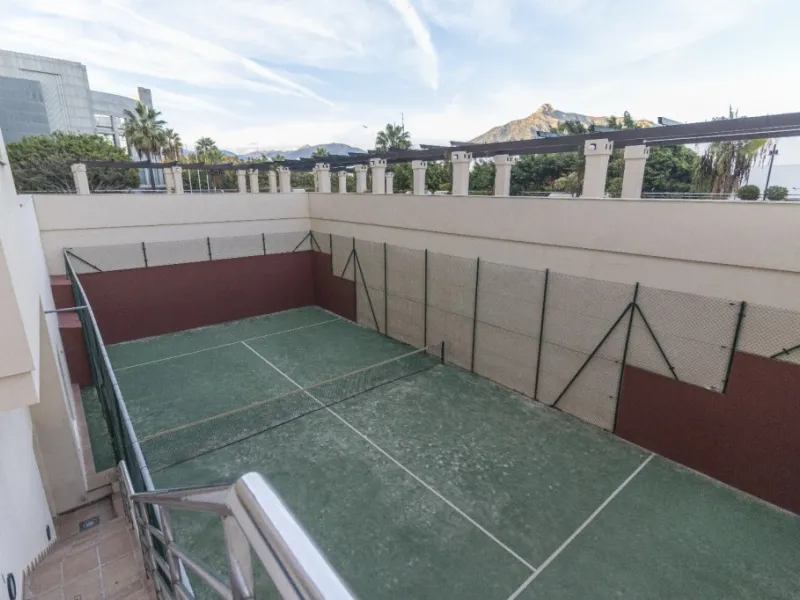 Apartment - Middle Floor Apartment в продаже в Marbella, Málaga. В доме 3 спален и 2 ванных комнат. Площадь дома 148 м²