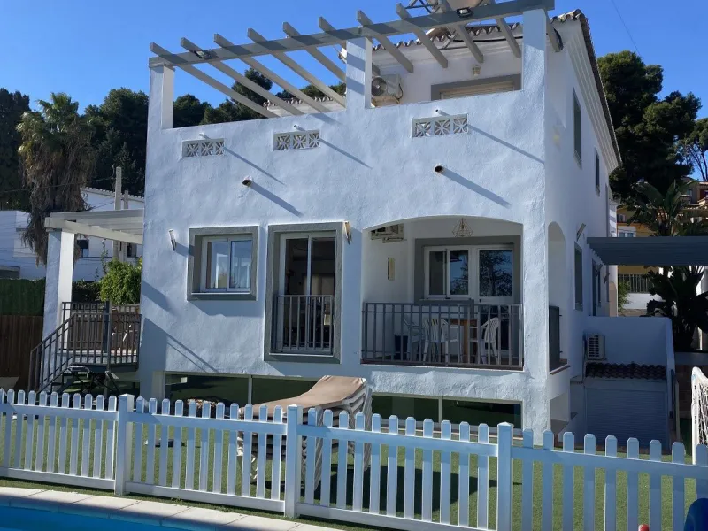 FRESHLY PAINTED EXTERIOR!