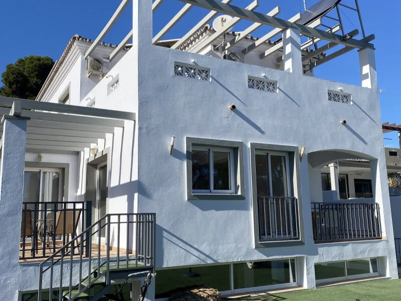 FRESHLY PAINTED EXTERIOR!