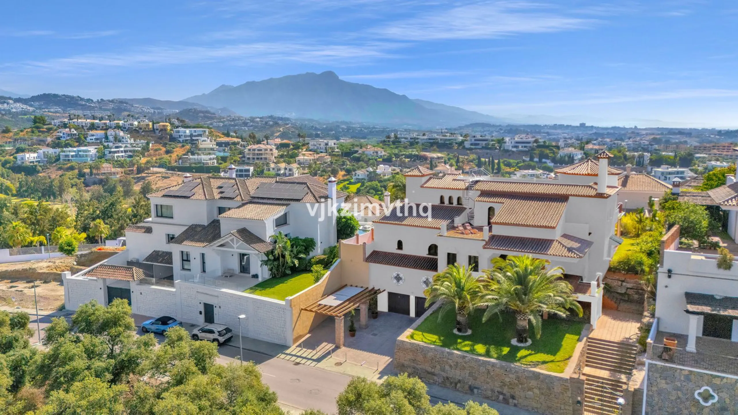 Luxury Andalusian Villa with Heated Pool, Jacuzzi & 5-Car Garage | La Alquería