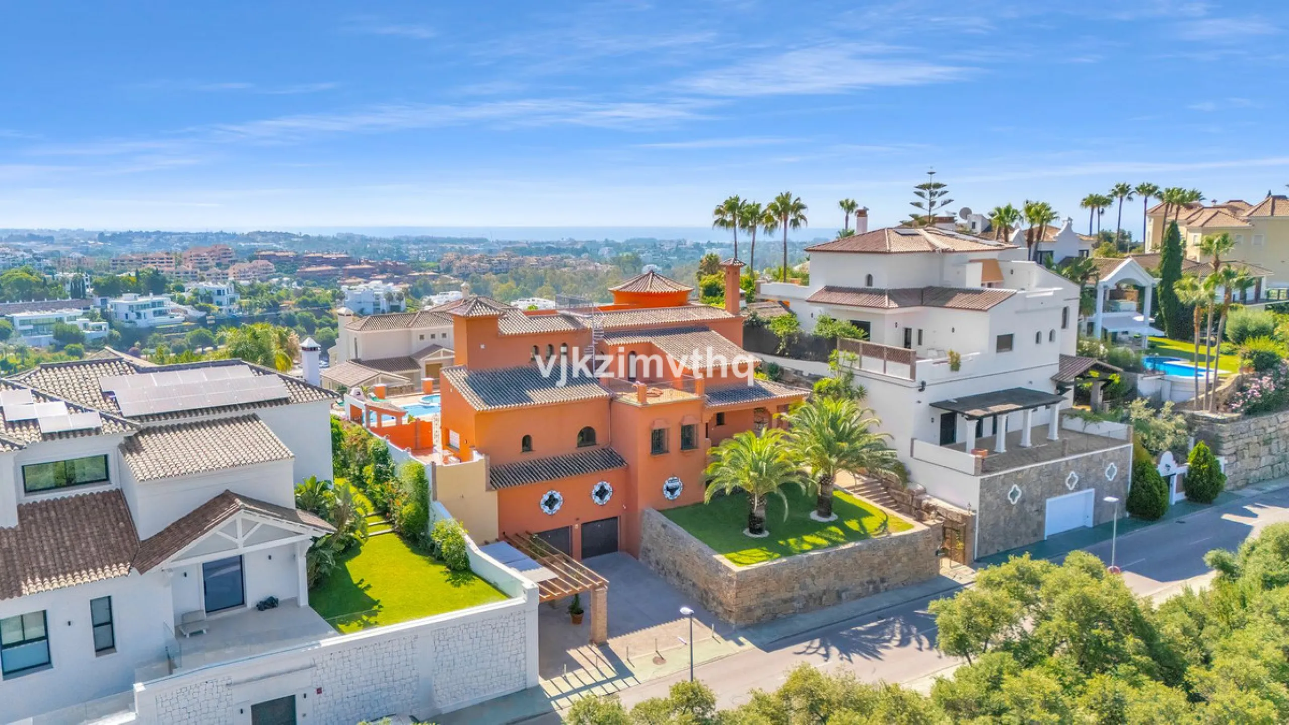 Luxury Andalusian Villa with Heated Pool, Jacuzzi & 5-Car Garage | La Alquería