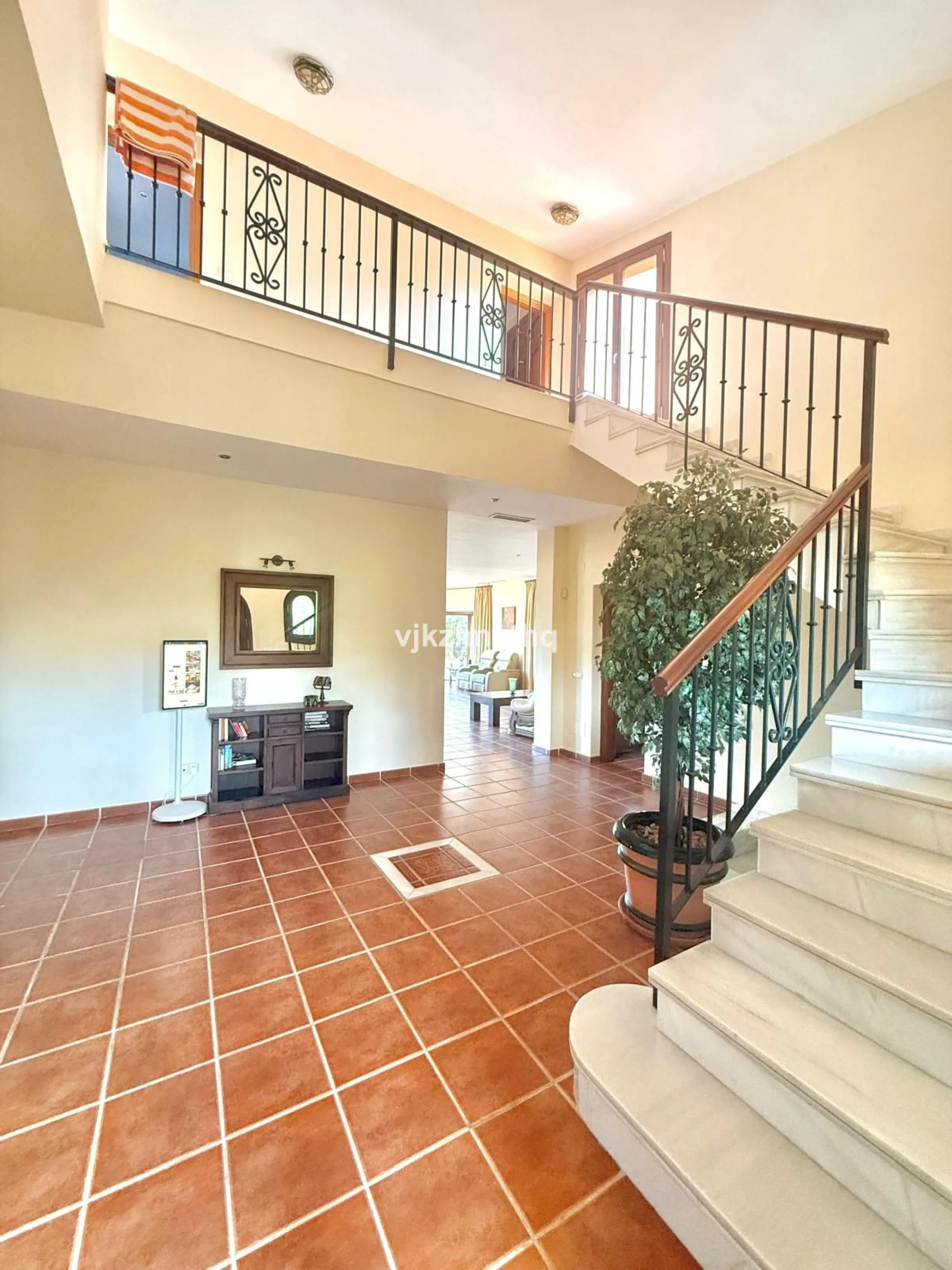 Luxury Andalusian Villa with Heated Pool, Jacuzzi & 5-Car Garage | La Alquería