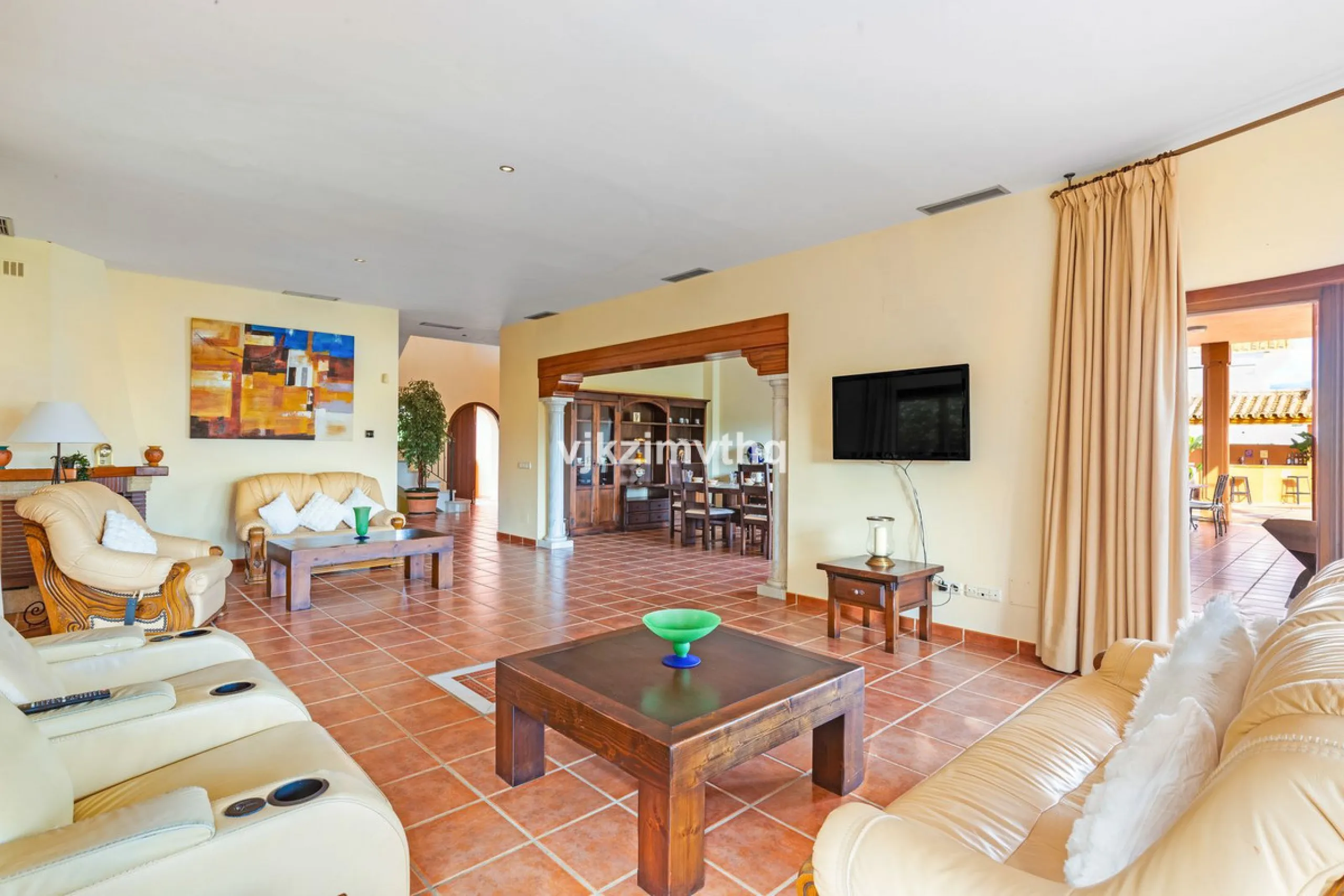 Luxury Andalusian Villa with Heated Pool, Jacuzzi & 5-Car Garage | La Alquería