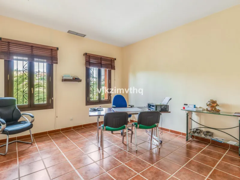 Luxury Andalusian Villa with Heated Pool, Jacuzzi & 5-Car Garage | La Alquería