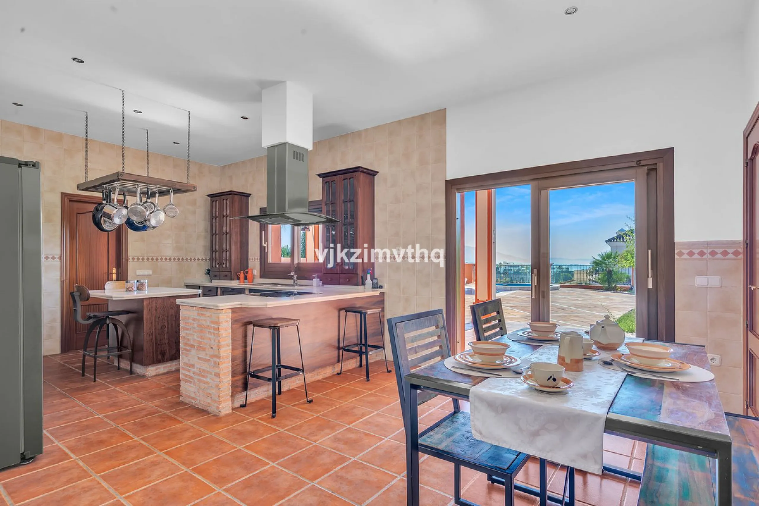 Luxury Andalusian Villa with Heated Pool, Jacuzzi & 5-Car Garage | La Alquería