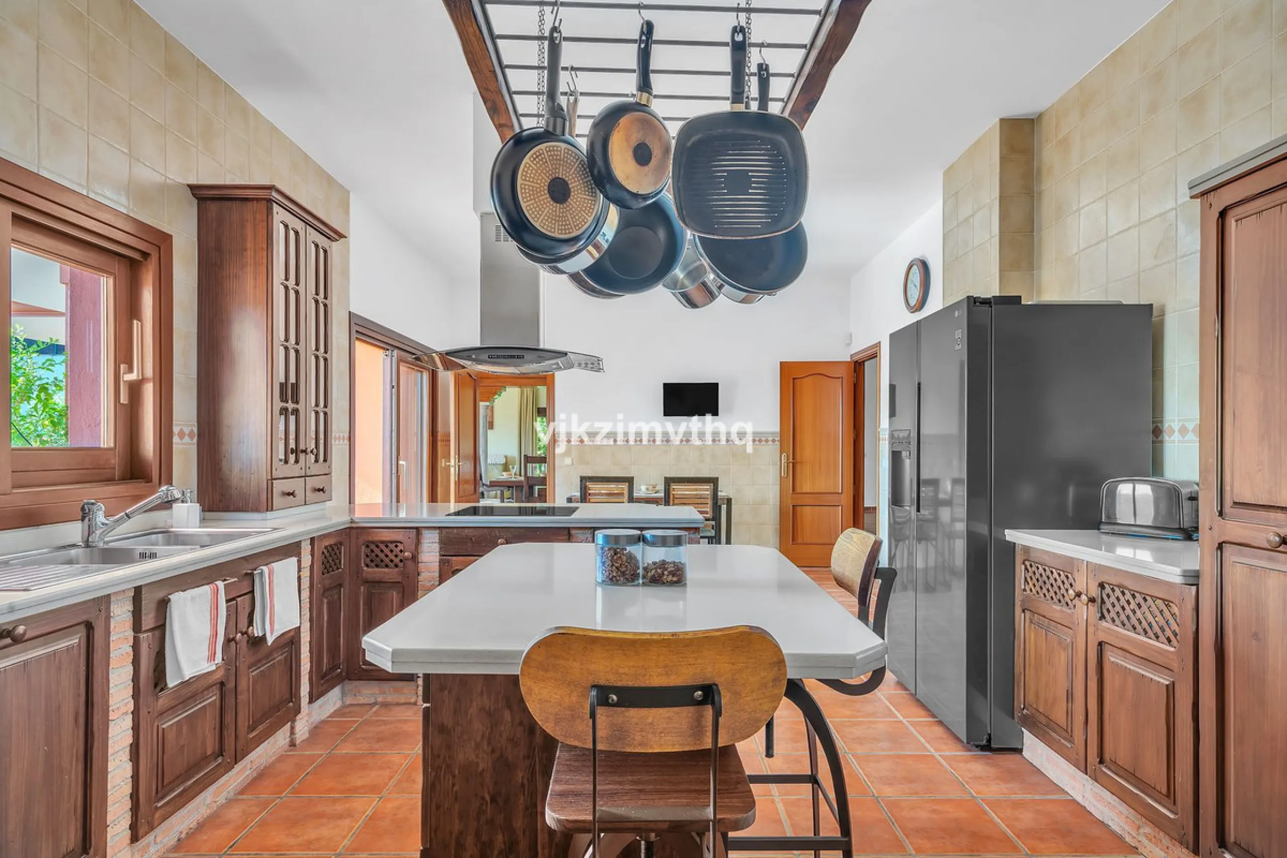 Luxury Andalusian Villa with Heated Pool, Jacuzzi & 5-Car Garage | La Alquería