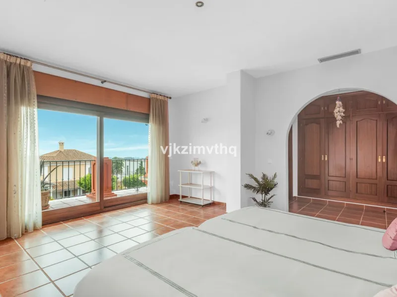 Luxury Andalusian Villa with Heated Pool, Jacuzzi & 5-Car Garage | La Alquería