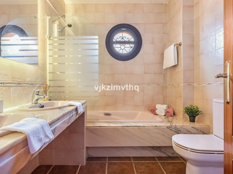 Luxury Andalusian Villa with Heated Pool, Jacuzzi & 5-Car Garage | La Alquería