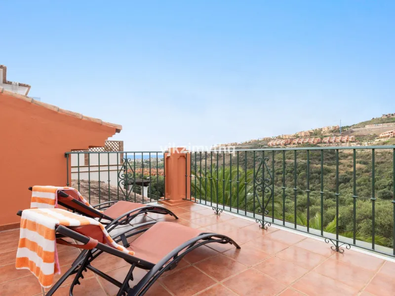 Luxury Andalusian Villa with Heated Pool, Jacuzzi & 5-Car Garage | La Alquería