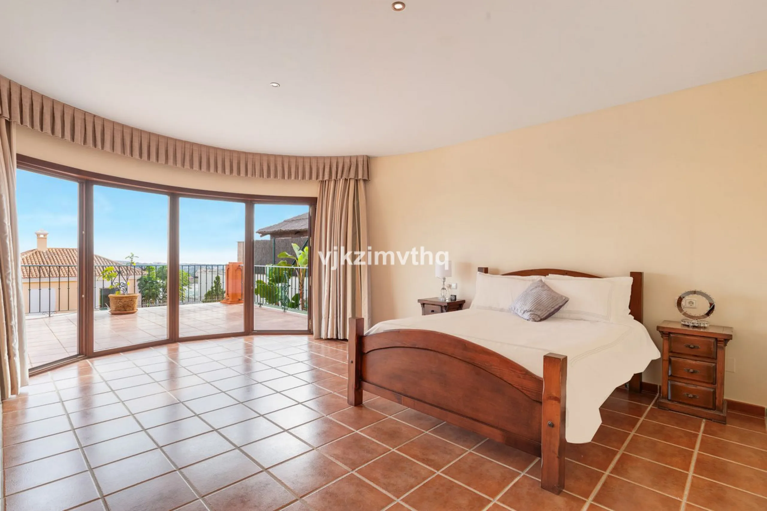 Luxury Andalusian Villa with Heated Pool, Jacuzzi & 5-Car Garage | La Alquería