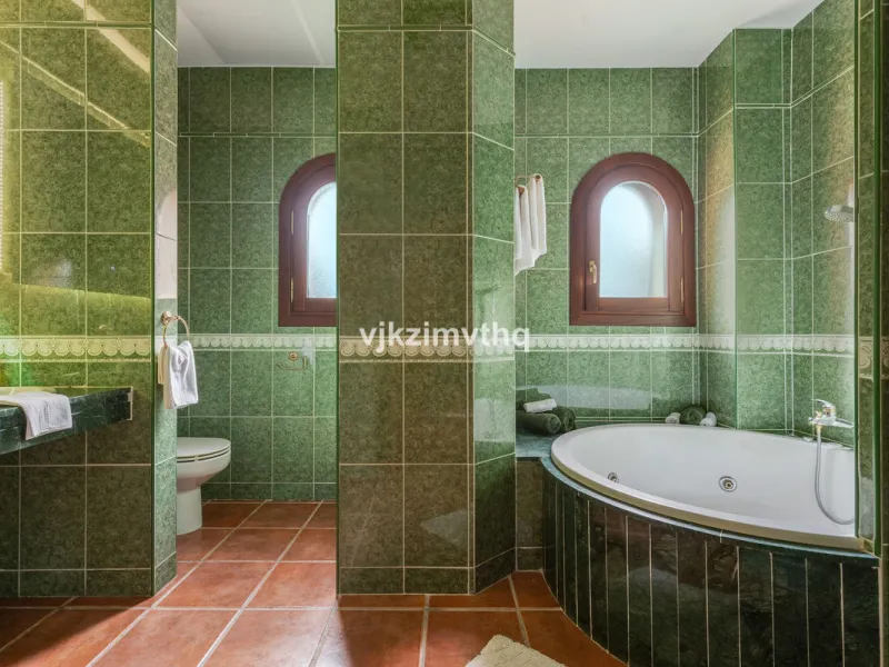 Luxury Andalusian Villa with Heated Pool, Jacuzzi & 5-Car Garage | La Alquería