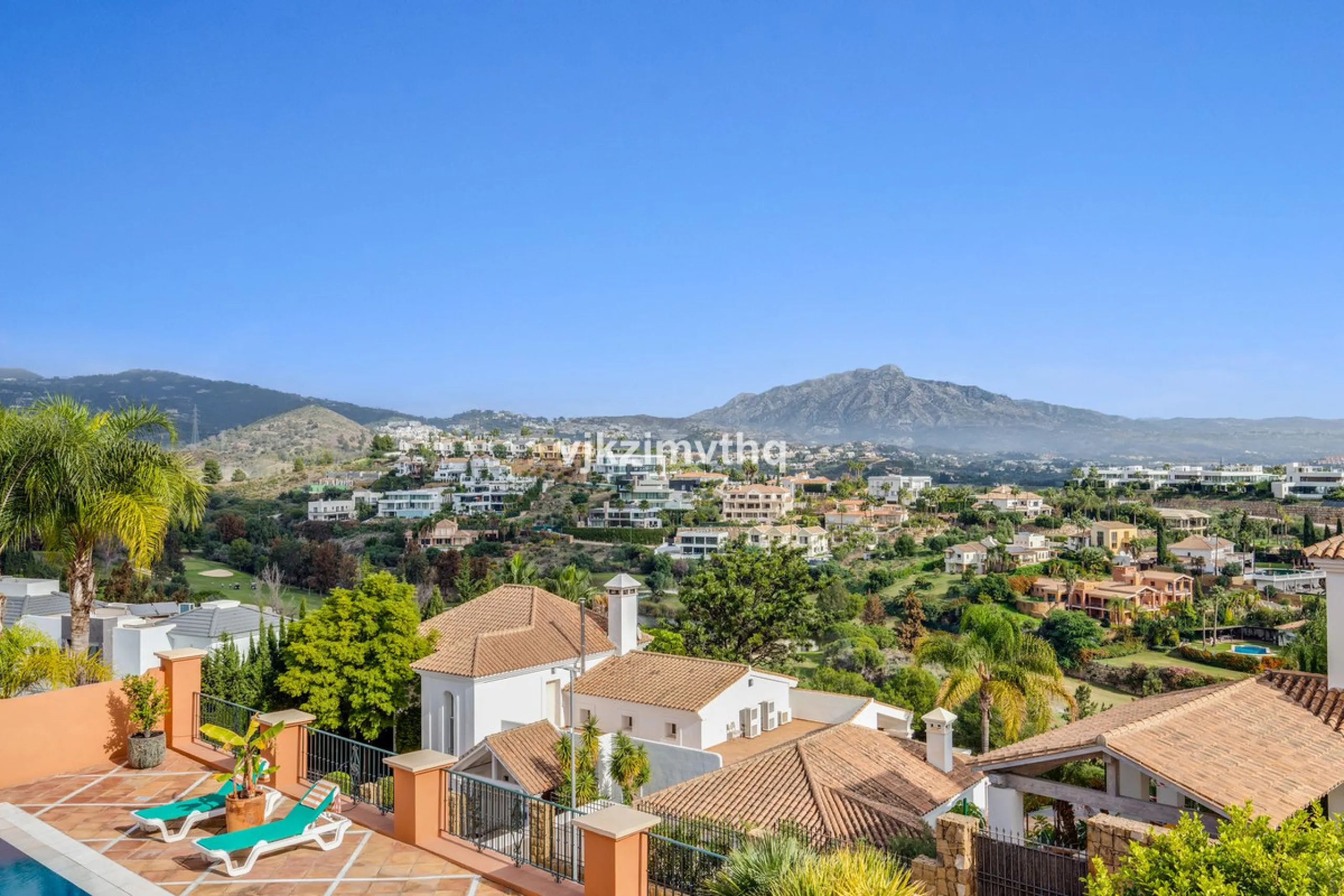 Luxury Andalusian Villa with Heated Pool, Jacuzzi & 5-Car Garage | La Alquería