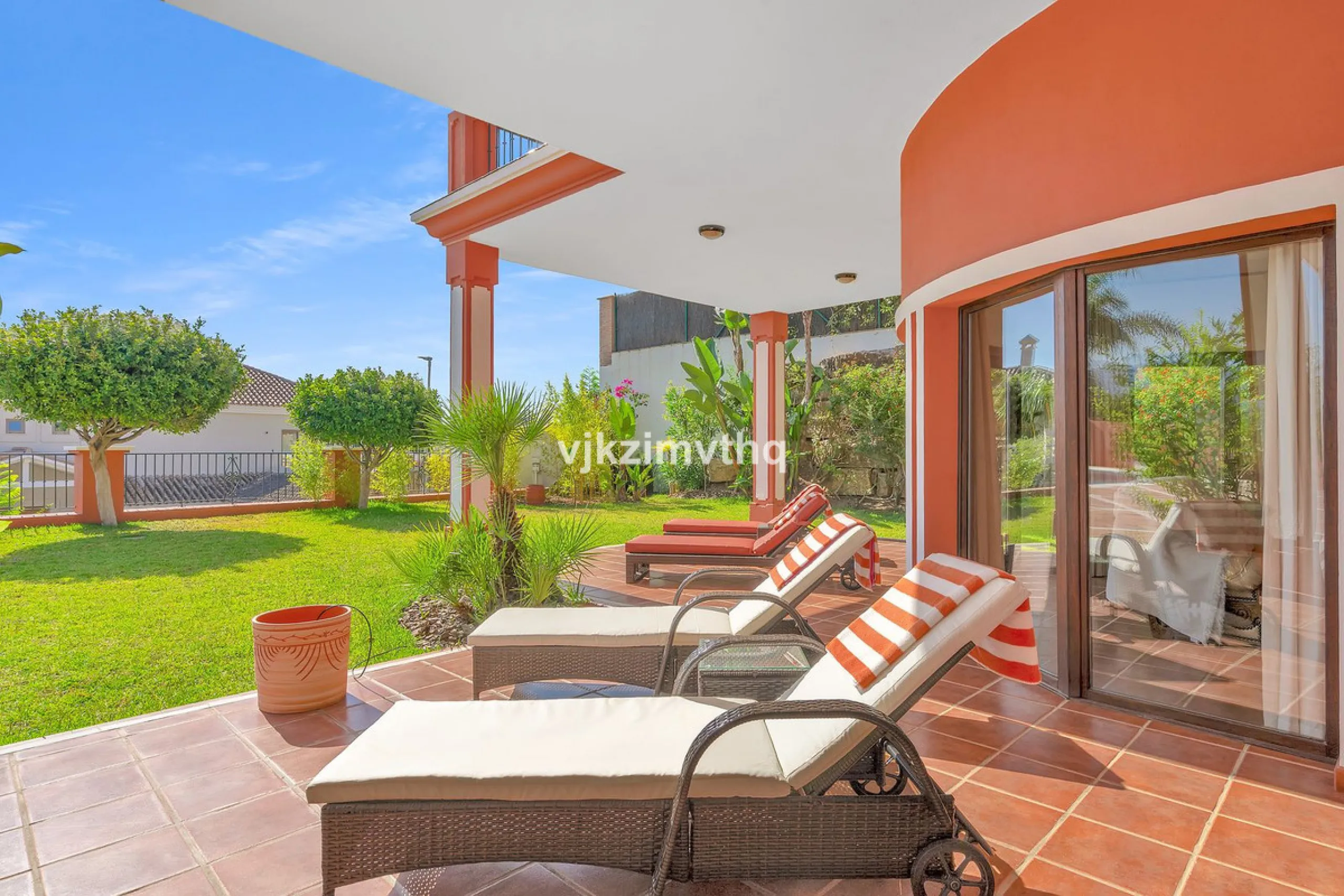 Luxury Andalusian Villa with Heated Pool, Jacuzzi & 5-Car Garage | La Alquería