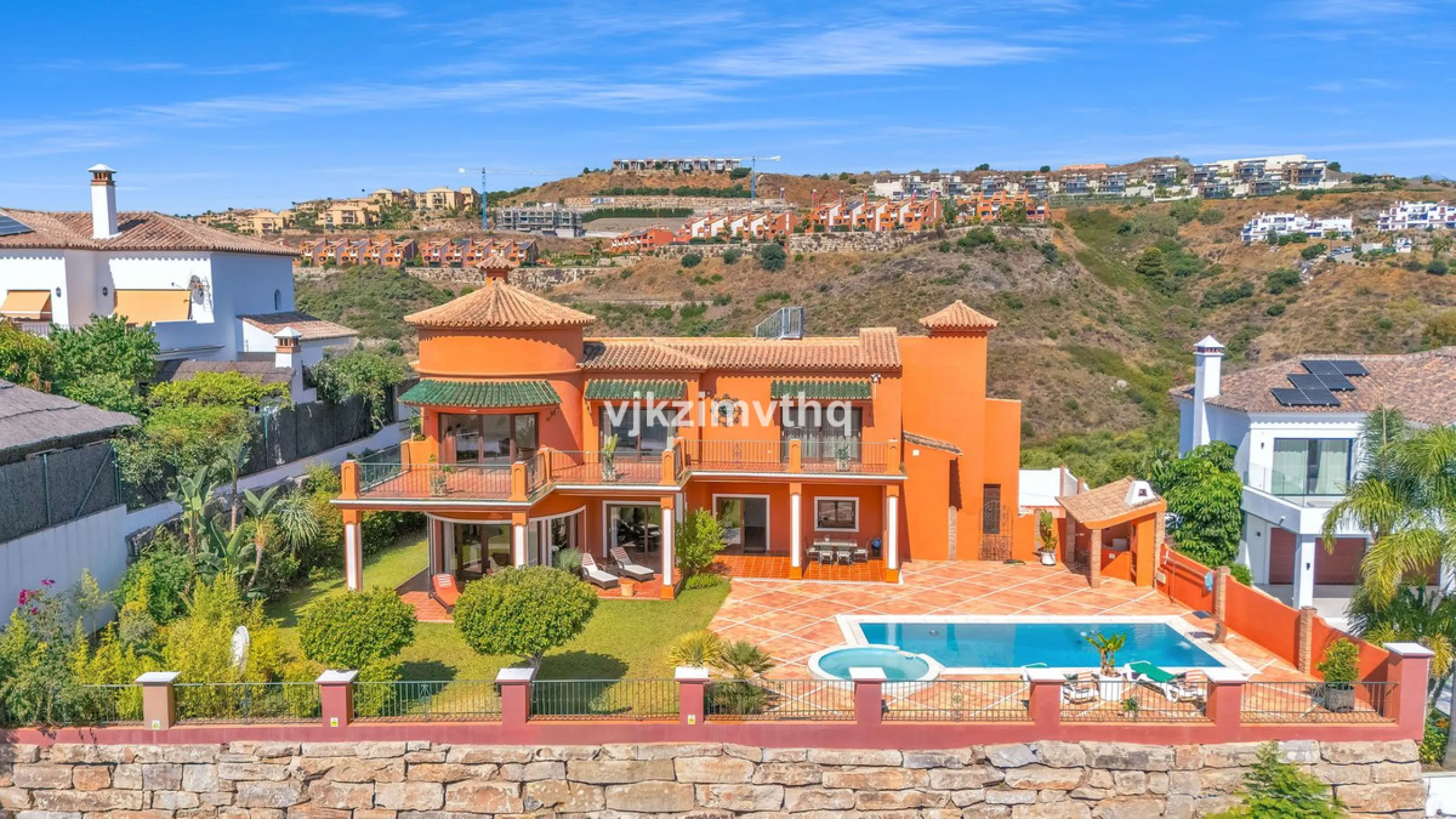 Luxury Andalusian Villa with Heated Pool, Jacuzzi & 5-Car Garage | La Alquería