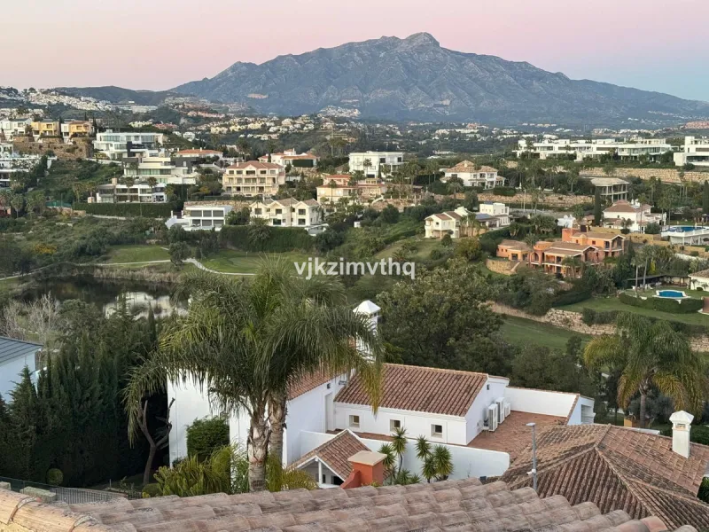 Luxury Andalusian Villa with Heated Pool, Jacuzzi & 5-Car Garage | La Alquería