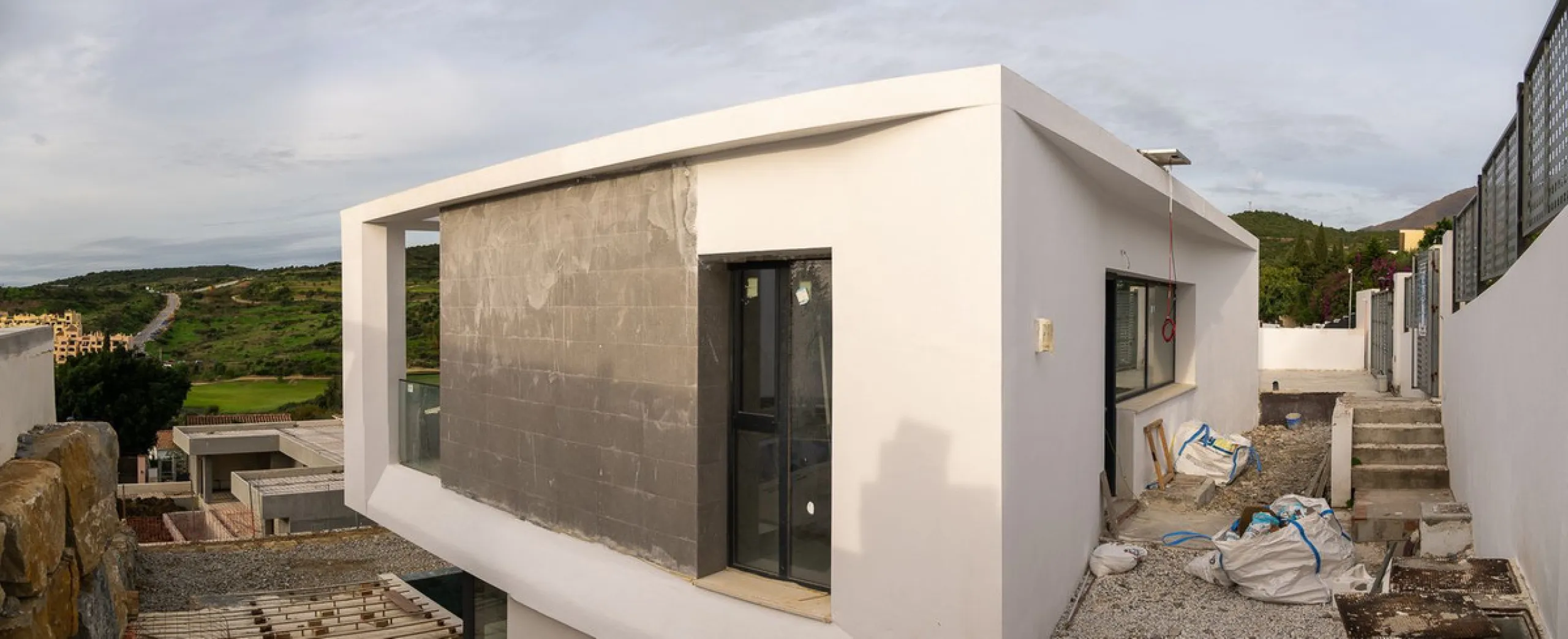 Valle Romano Green is an exclusive development comprising 8 modern villas with golf and sea views, complete with private garden and swimming pool. They are located within a short drive to the beach and all the amenities of the famous Valle Romano Golf Res
